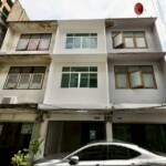 For Rent – Renovated 4-Storey Townhouse with Rooftop Sathorn