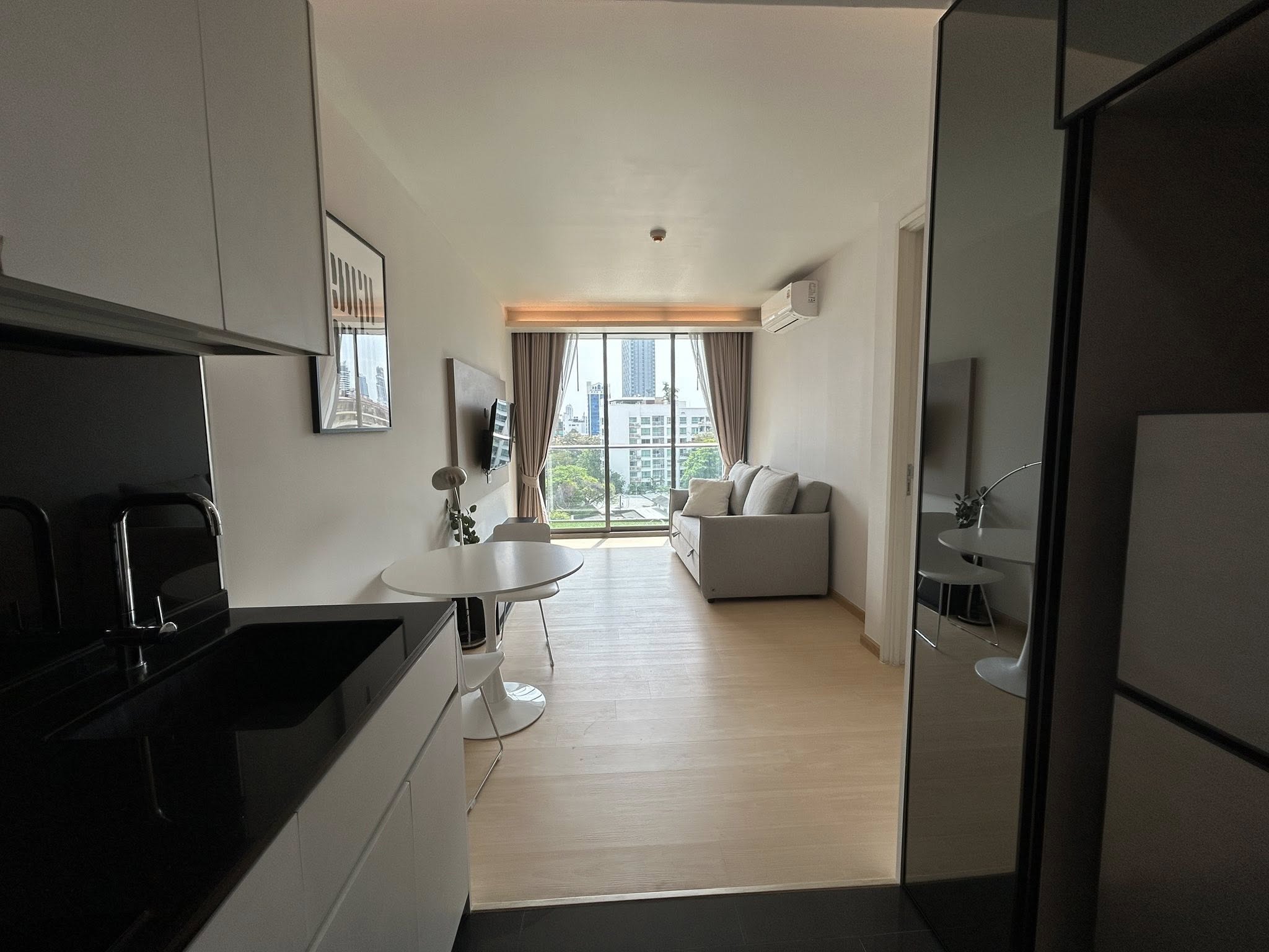 Newly Renovated Condo for Rent – Via 49 Sukhumvit 49