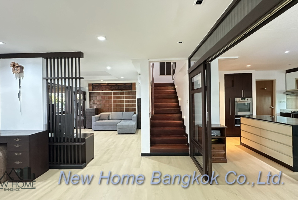 Townhouse for Rent – Phrom Phong Area | Rare Home-Style Property