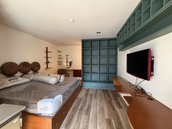 Spacious 1 Bedroom for Rent Lake Avenue Condominium Sukhumvit 16