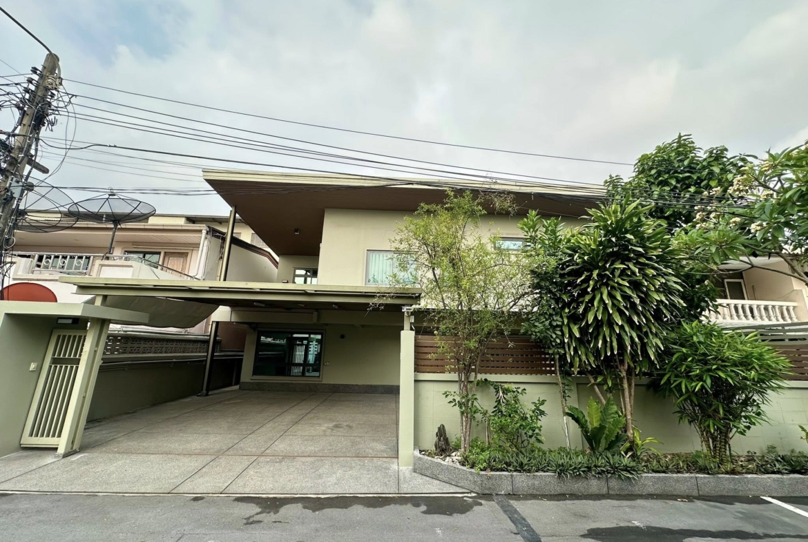 Renovated Unfurnished Family Home for Rent Sukhumvit 71