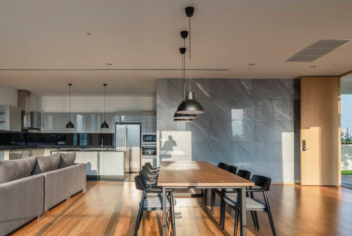 Luxury Penthouse in the Heart of the City Near BTS Phrom Phong