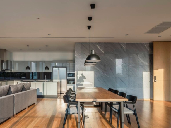 Luxury Penthouse in the Heart of the City Near BTS Phrom Phong