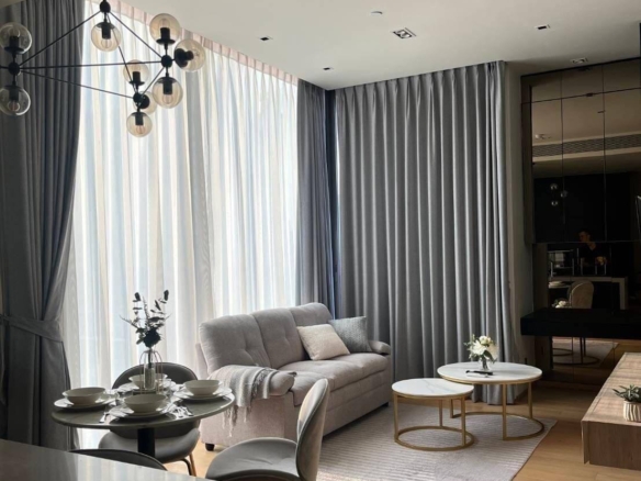 Luxury City Living Condo 2 Bedroom at 28 Chidlom For Rent