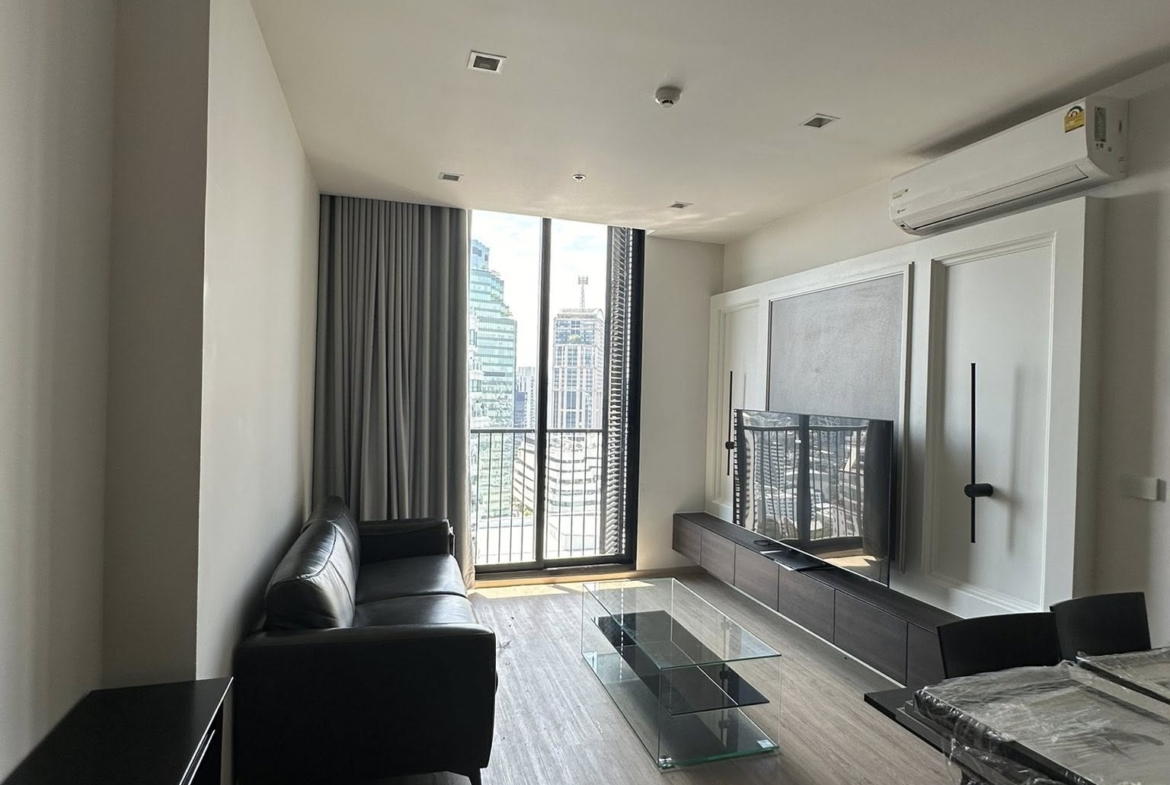 Spacious 1 Bedroom Noble State 39 for Rent