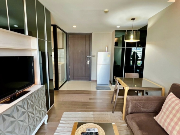 Private and convenient living 1 Bedroom Tidy Condominium Thonglor 17 for rent