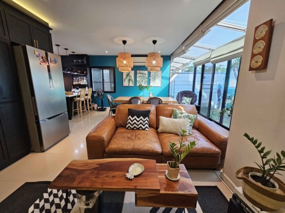 Tropical resort style 4 bedrooms house Areeya Como Primo near Mega Bangna