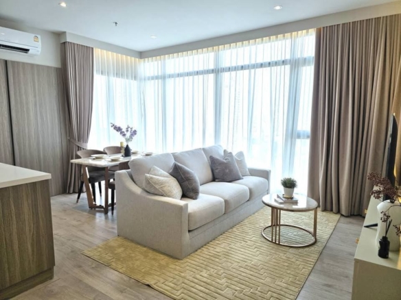 Spacious 2 Bedroom For Rent Rhythm Ekkamai Estate luxury condo