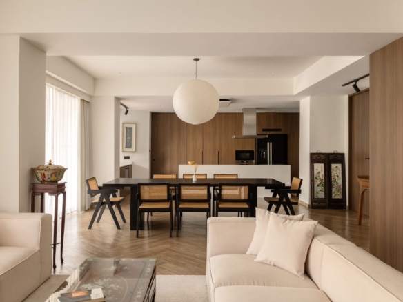 Newly Renovated 2 Bedroom Condo for Sale at Newton Tower Sukhumvit 6