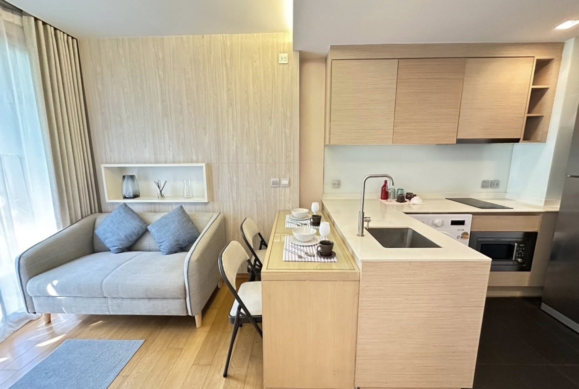 Condo 1 Bedroom for Rent at Via Botani Sukhumvit 47