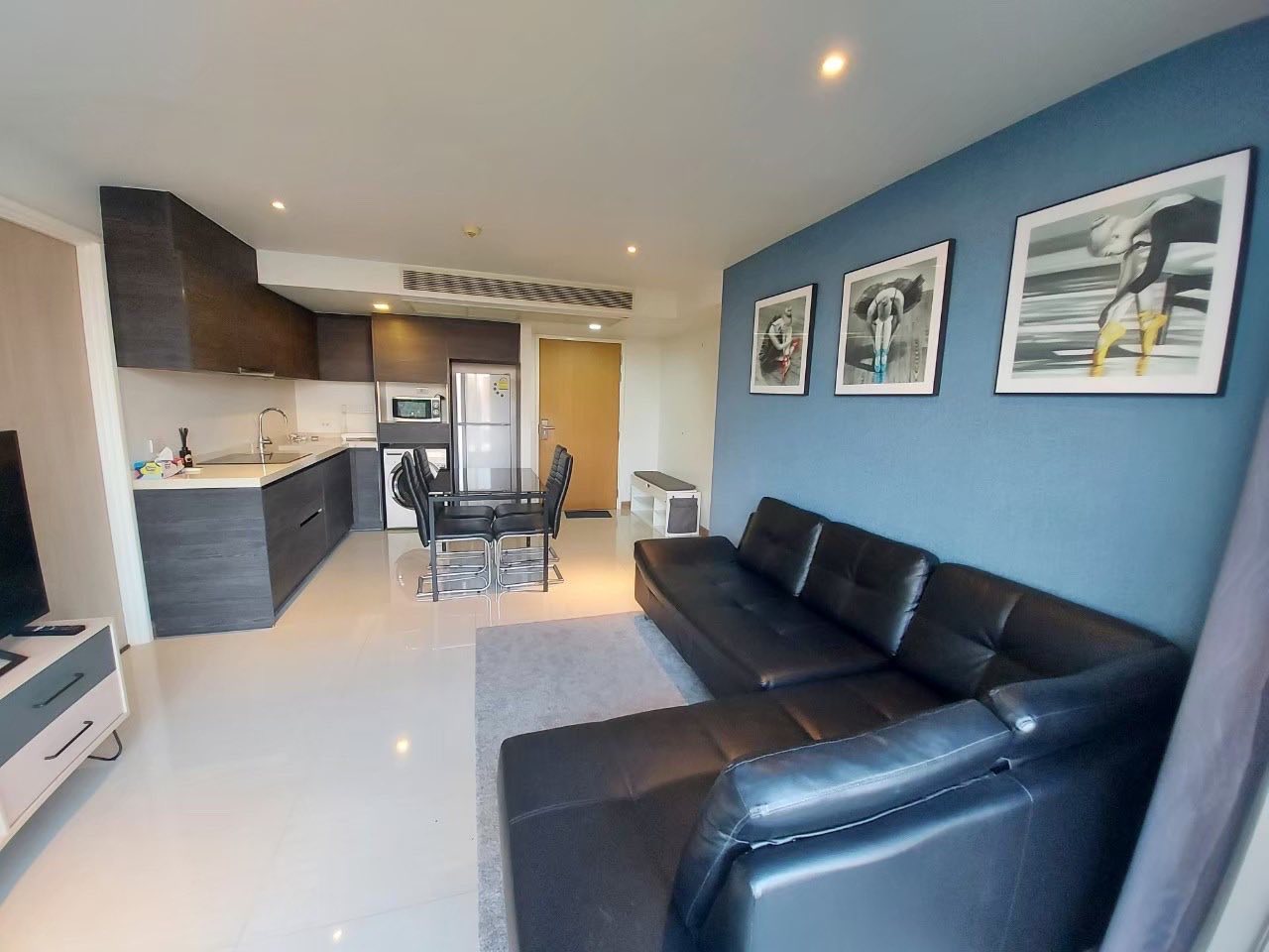 Downtown 49 Condominium 2 Bedroom pet friendly residence in Sukhumvit