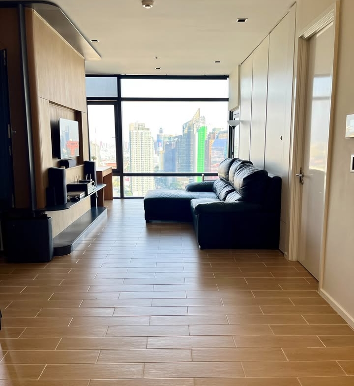 Spacious 1 Bedroom Condo Circle Living Prototype high floor corner unit for Rent