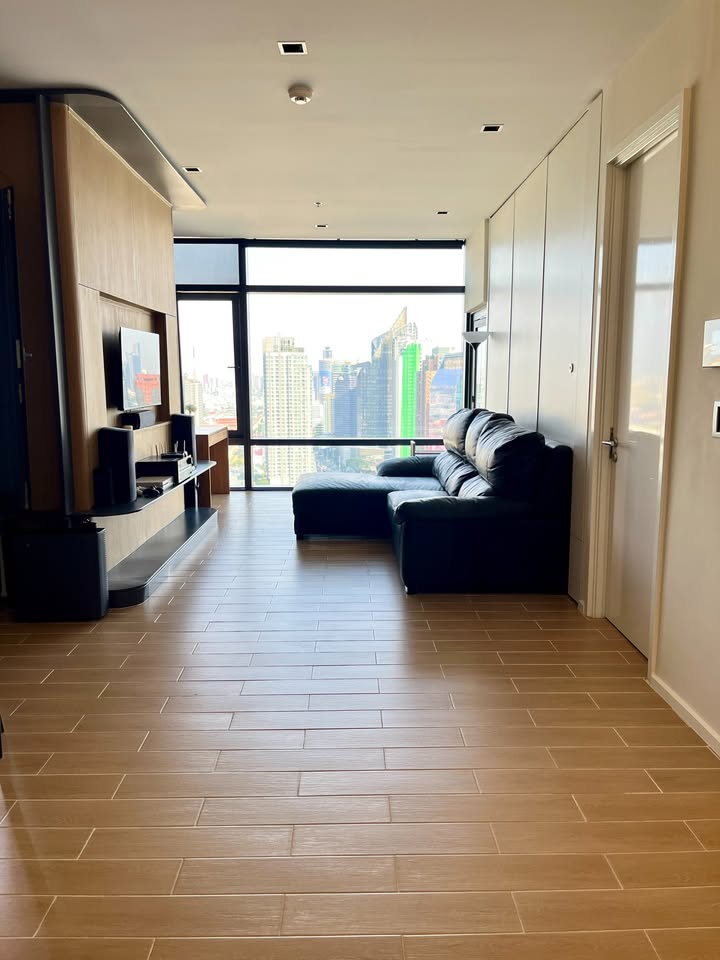 Spacious 1 Bedroom Condo Circle Living Prototype high floor corner unit for Rent