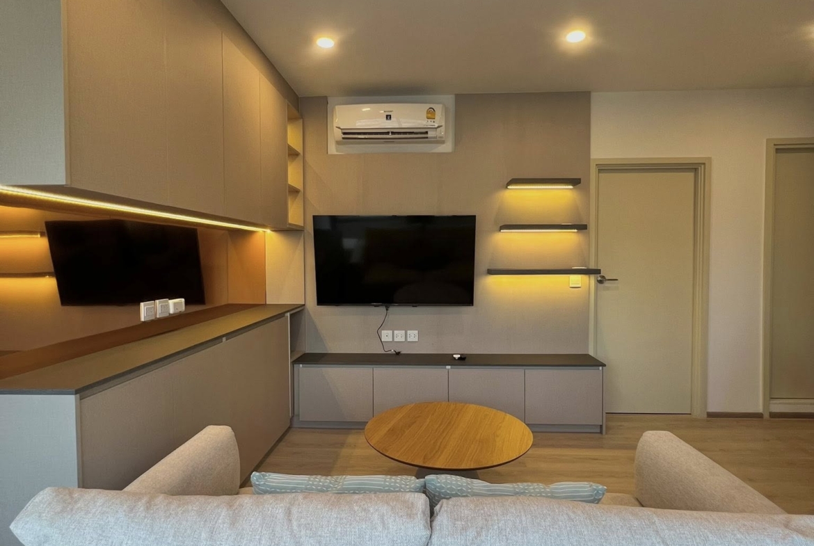 Corner unit with city view 2 Bedroom Life Rama 4 Asoke for