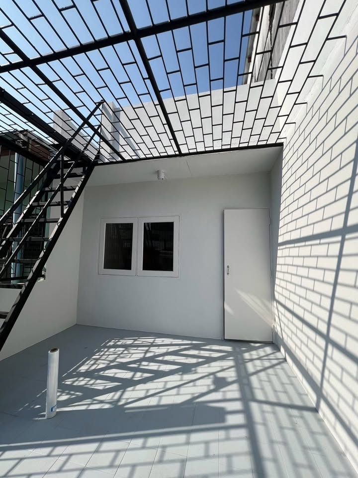 Townhouse 4 storey for Sale on Charoen Nakhon Road