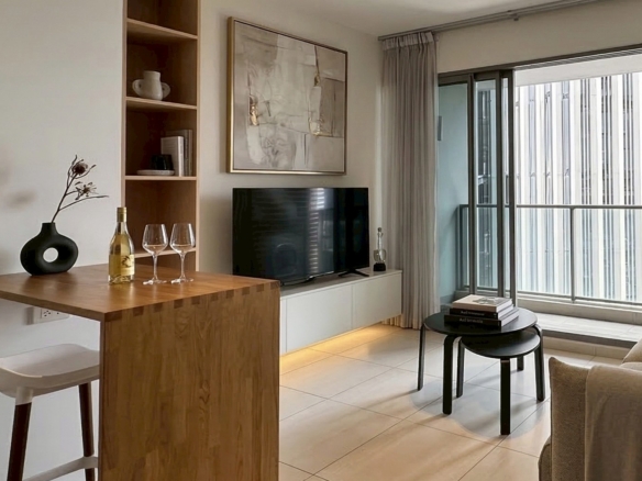 Condo 1 Bedroom for Rent at The Lofts Ekkamai