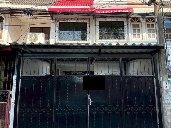 For rent 2 storey townhouse Sukhumvit 101/1