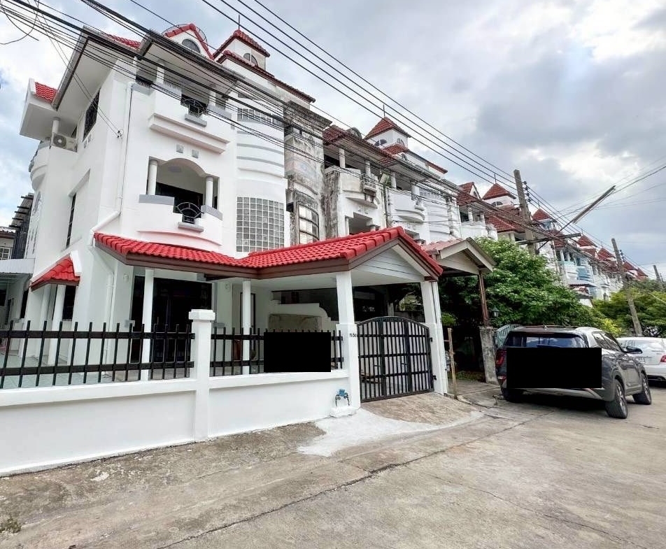 4 Storey Townhouse for Rent Sukhumvit 101/1