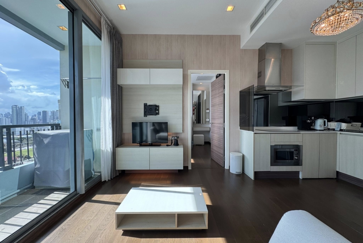 High floor City View 2 Bedroom Q Asoke Condominium for rent