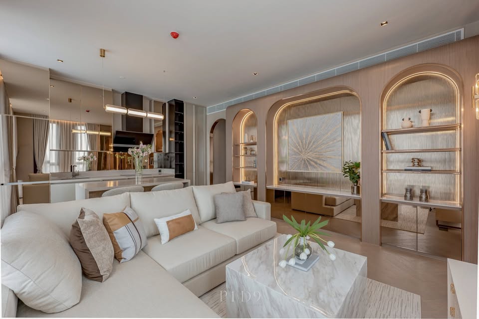 Spacious 2 Bedroom For rent The Reserve Sathorn luxury condo