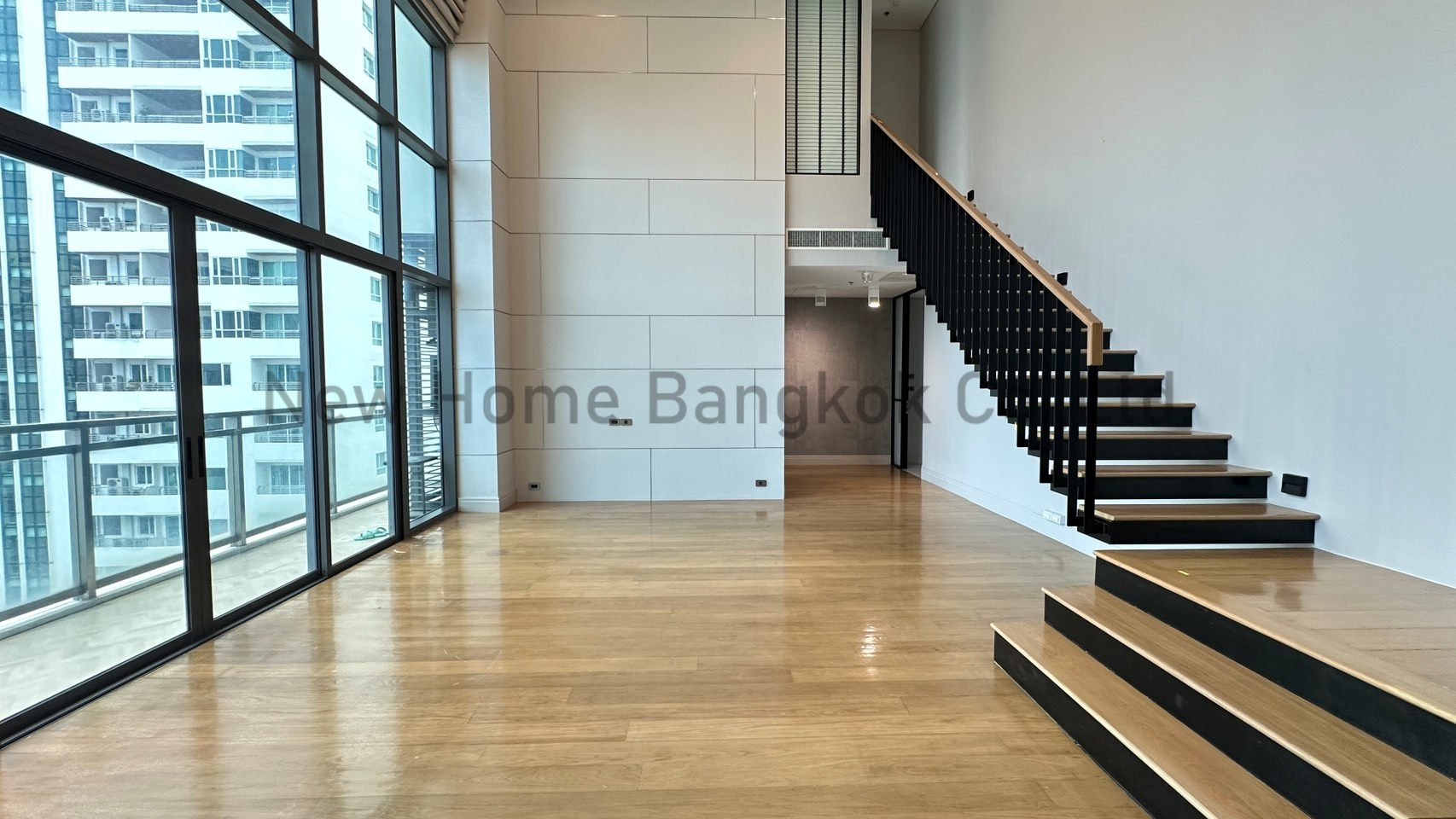 Spacious 3 Bedroom Duplex Condo for Sale in Phrom Phong Bright Sukhumvit 24