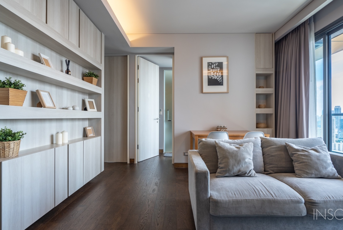 For Rent / Sale 2 Bedroom Luxury living with a beautiful view at The Lumpini Sukhumvit 24