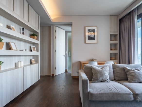 For Rent / Sale 2 Bedroom Luxury living with a beautiful view at The Lumpini Sukhumvit 24