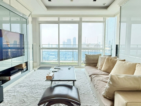 Spacious 2 Bedroom Luxury corner unit for rent at Athenee Residence