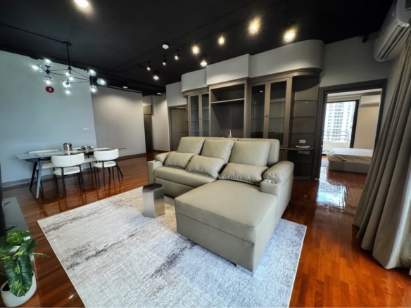 Newly Refurbished Spacious Condo for Rent at Sampoom Garden Condominium Sathorn