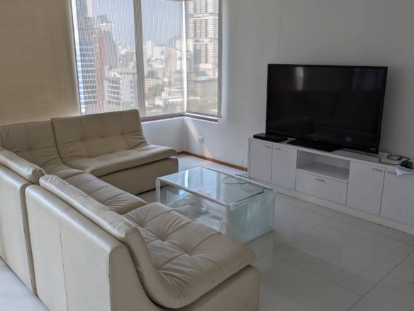 Condo for Rent The Emporio Place Sukhumvit 24 near BTS Phrom Phong
