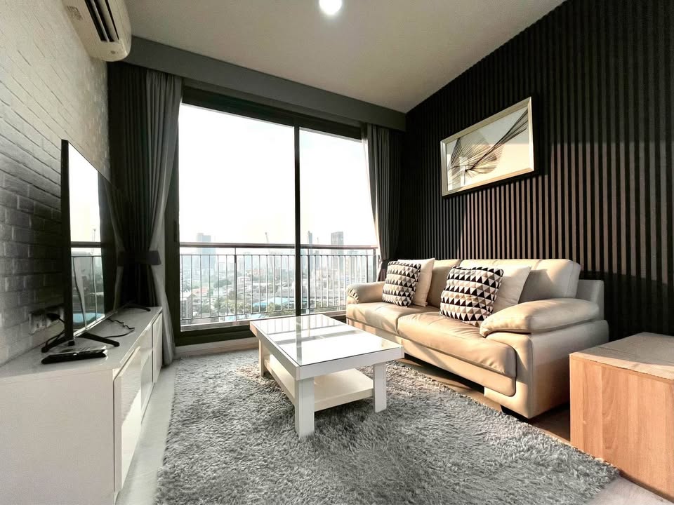 Spacious 1 Bedroom Condo for Rent Rhythm Sukhumvit 42