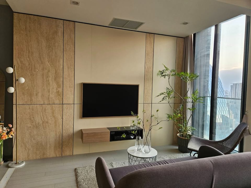 Noble Ploenchit 1 Bedroom condo for rent on a high floor with unblocked view