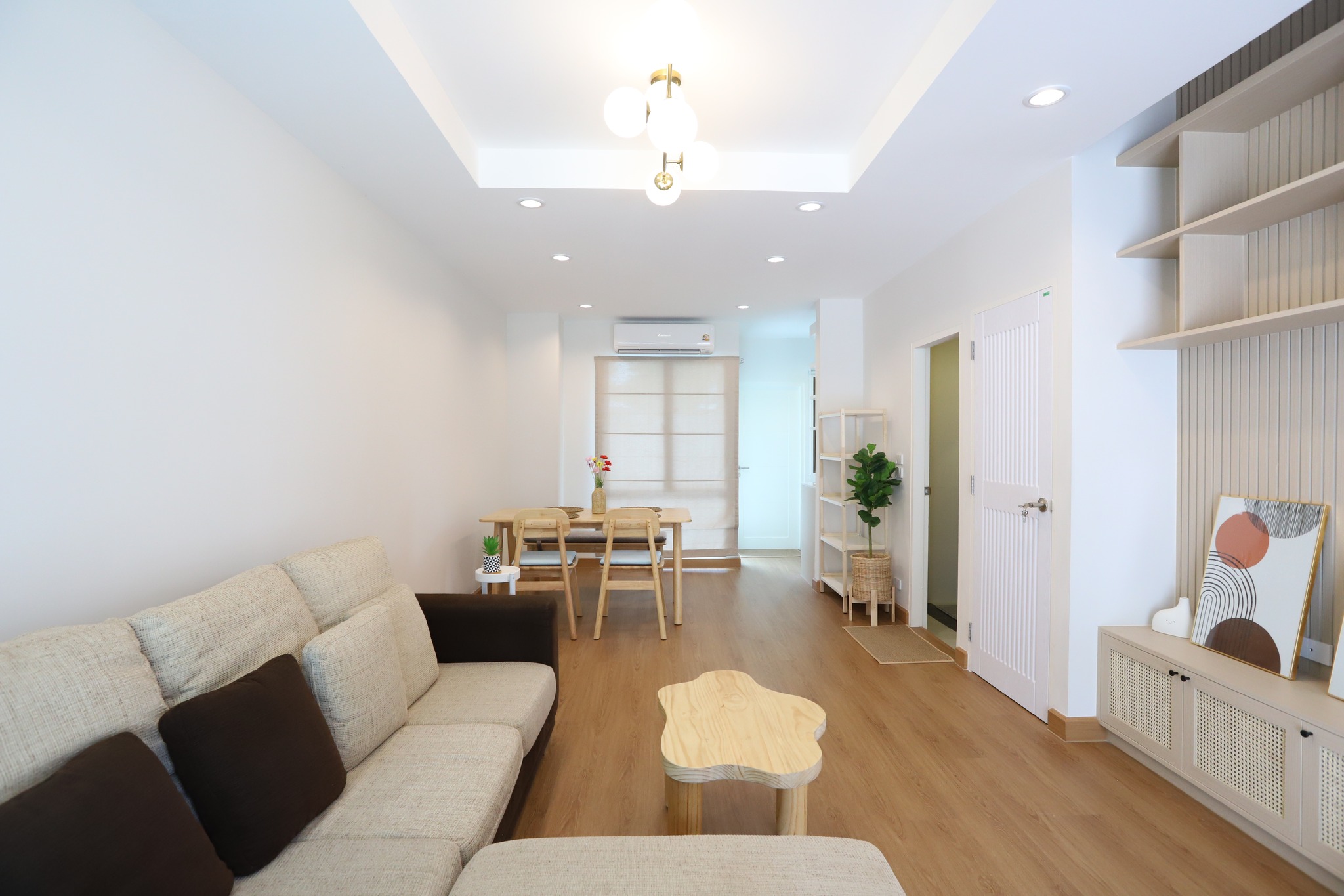 Modern 3 storey townhome for rent in Sukhumvit Bang Chak