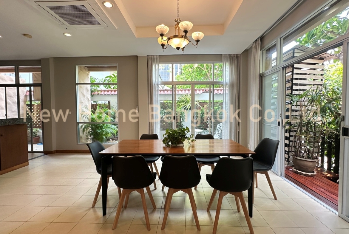 Pet friendly house 2 Storey 3 Bedroom for rent in Nana private compound