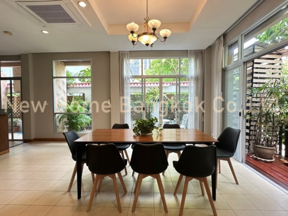 Pet friendly house 2 Storey 3 Bedroom for rent in Nana private compound