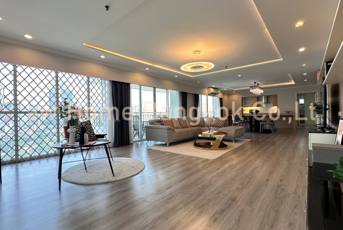Beautiful spacious 3 bedroom condo for rent in Sathorn area near Lumpini Park