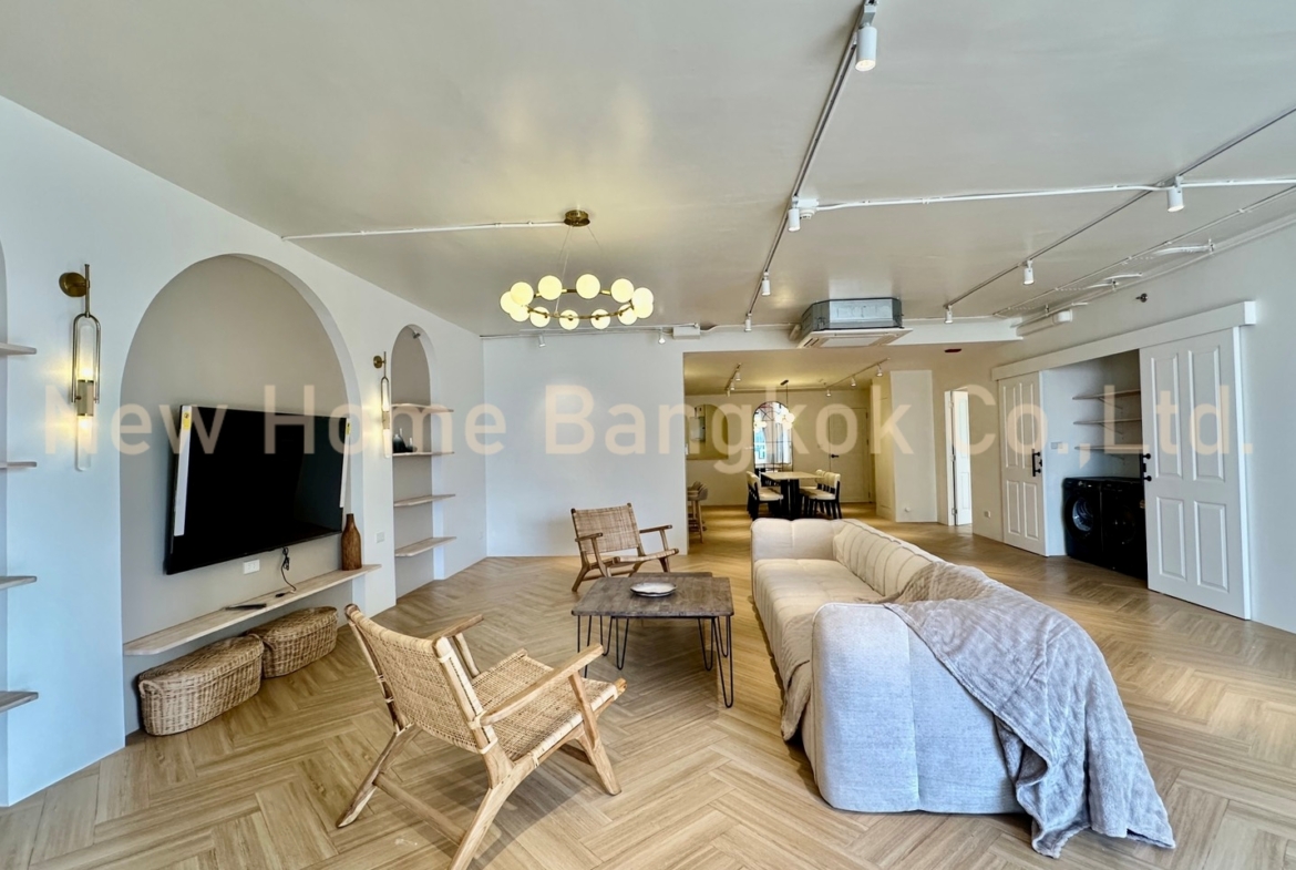 Beautiful Spacious 3 Bedroom condo for rent Asoke