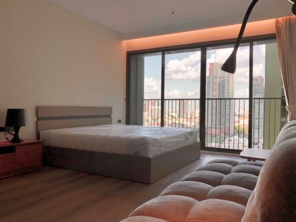 Fully Furnished Spacious 1 Bedroom Noble Solo Thonglor for Rent