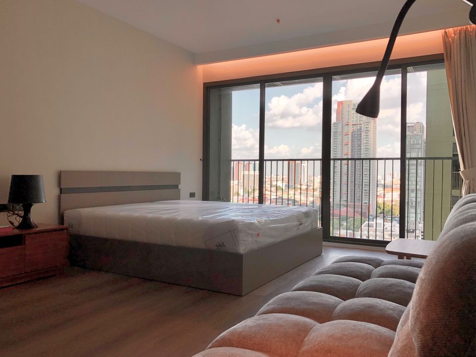 Fully Furnished Spacious 1 Bedroom Noble Solo Thonglor for Rent
