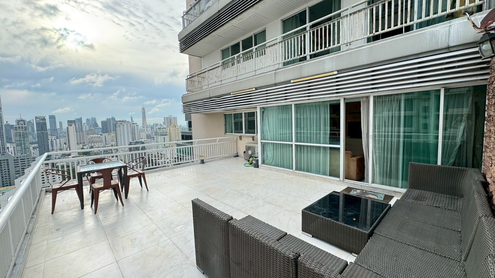 Grand Park View Asoke | Panoramic City View Penthouse for Rent / Sale