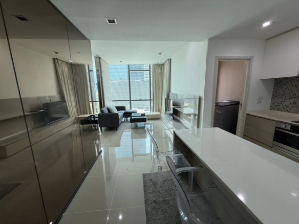 Spacious 1 Bedroom Condo for Rent at The Room Sukhumvit 21