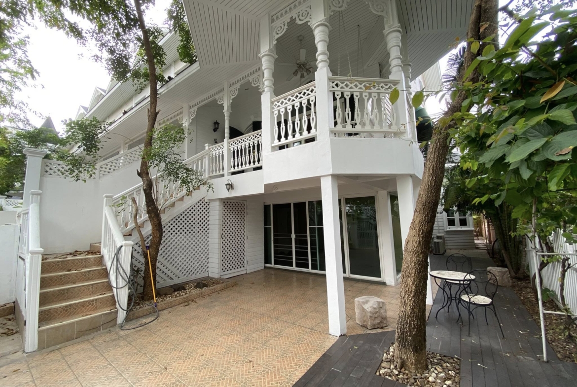 European style 4 storey townhome for rent and sale in Sukhumvit 107