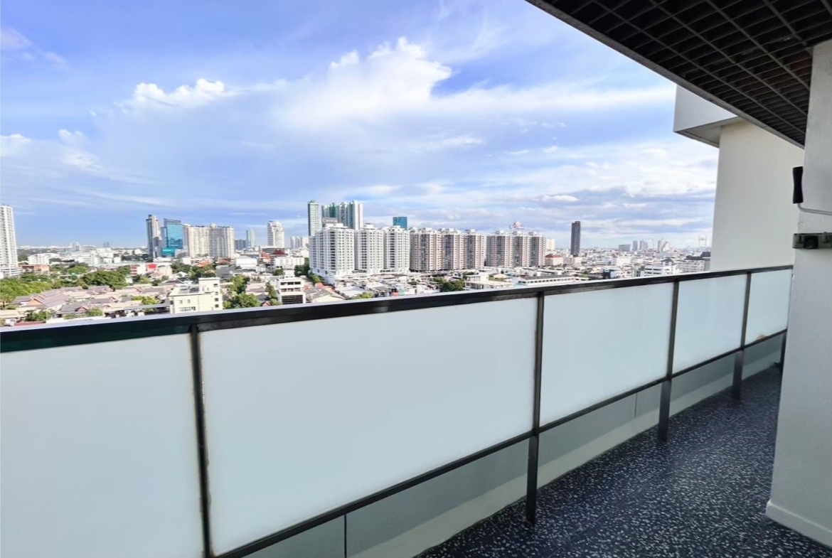 Spacious 2 Bedroom Condo for Rent at Nonzee Condominium