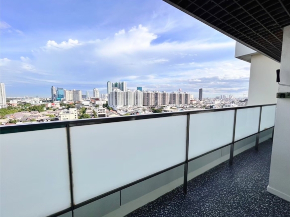 Spacious 2 Bedroom Condo for Rent at Nonzee Condominium