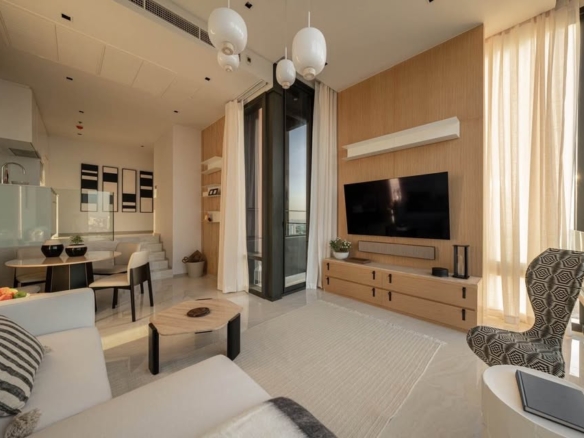 Luxury Condo 2 Bedroom for Rent at Ashton Silom