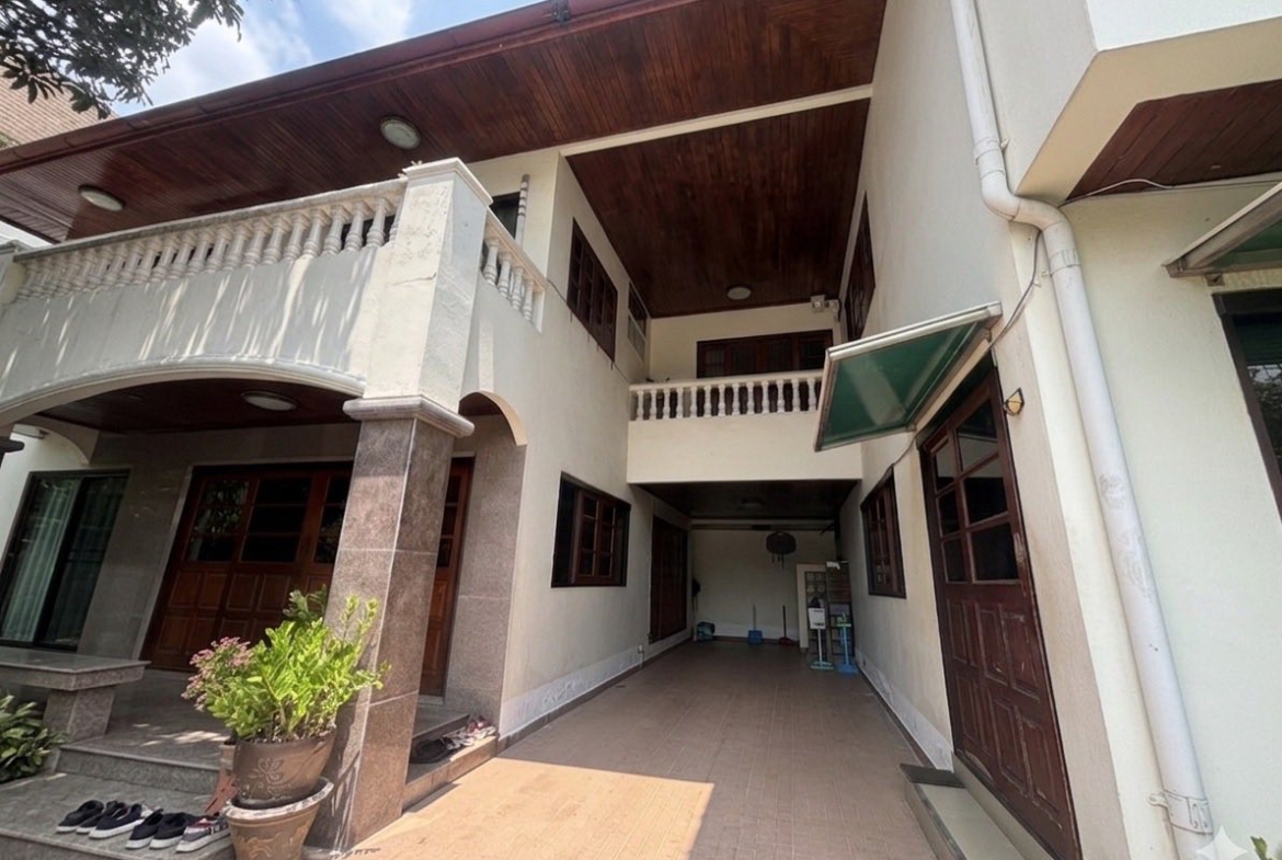 Single house for sale Sukhumvit 71 near BTS Phra Khanong
