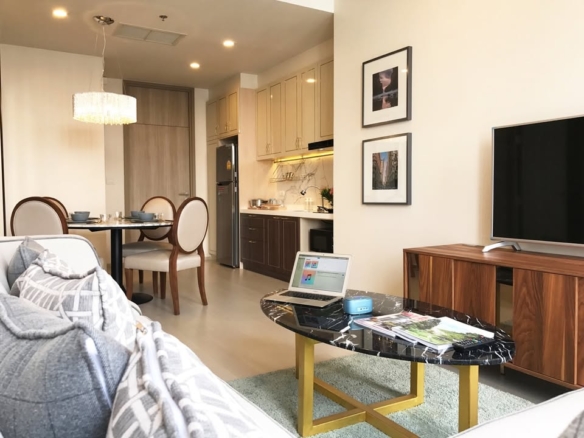 Spacious 1 Bedroom Noble Ploenchit For Rent and Sale