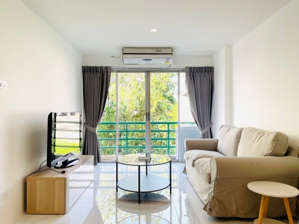 Fully Renovated 1 Bedroom Condo For Rent at Waterford Park Rama 4