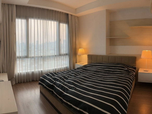 Fully Furnished 2 Bedroom Condo For Sale at Thru Thonglor Condo