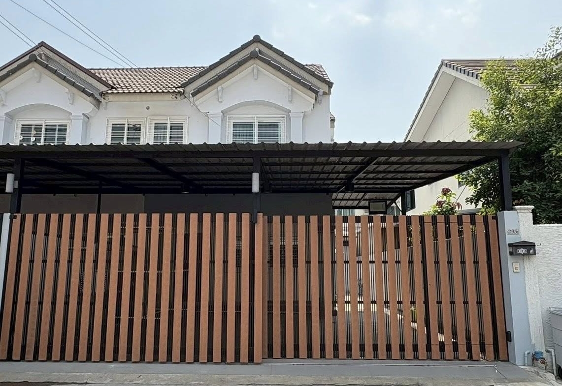 Newly Renovated Townhome For Rent at Udomsuk Sukhumvit 103